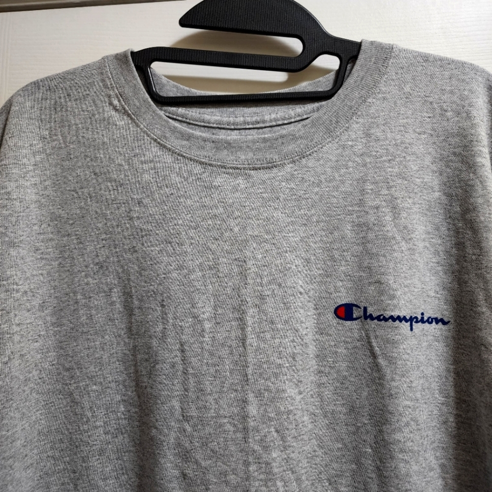 Champion t-shirt